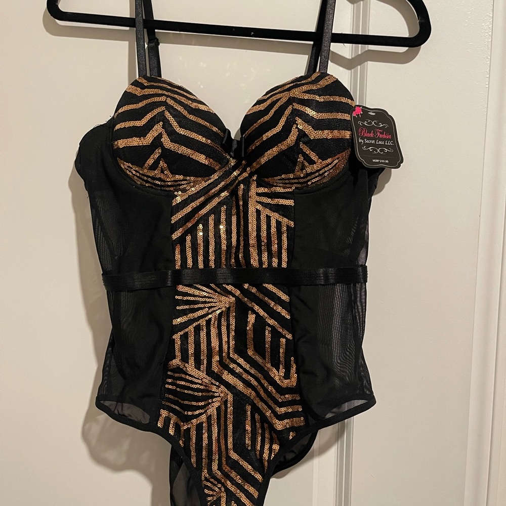 ✨NWT✨Secret Lace: Black and Gold Women's Bodysuit